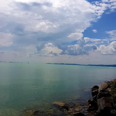 Borostyan Apartmann * Balatonföldvár