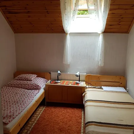 Borostyan Apartmann