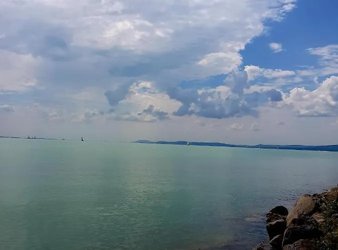 Borostyan Apartmann * Balatonföldvár