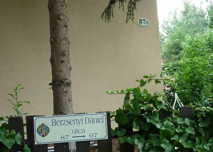 Borostyan Apartmann *